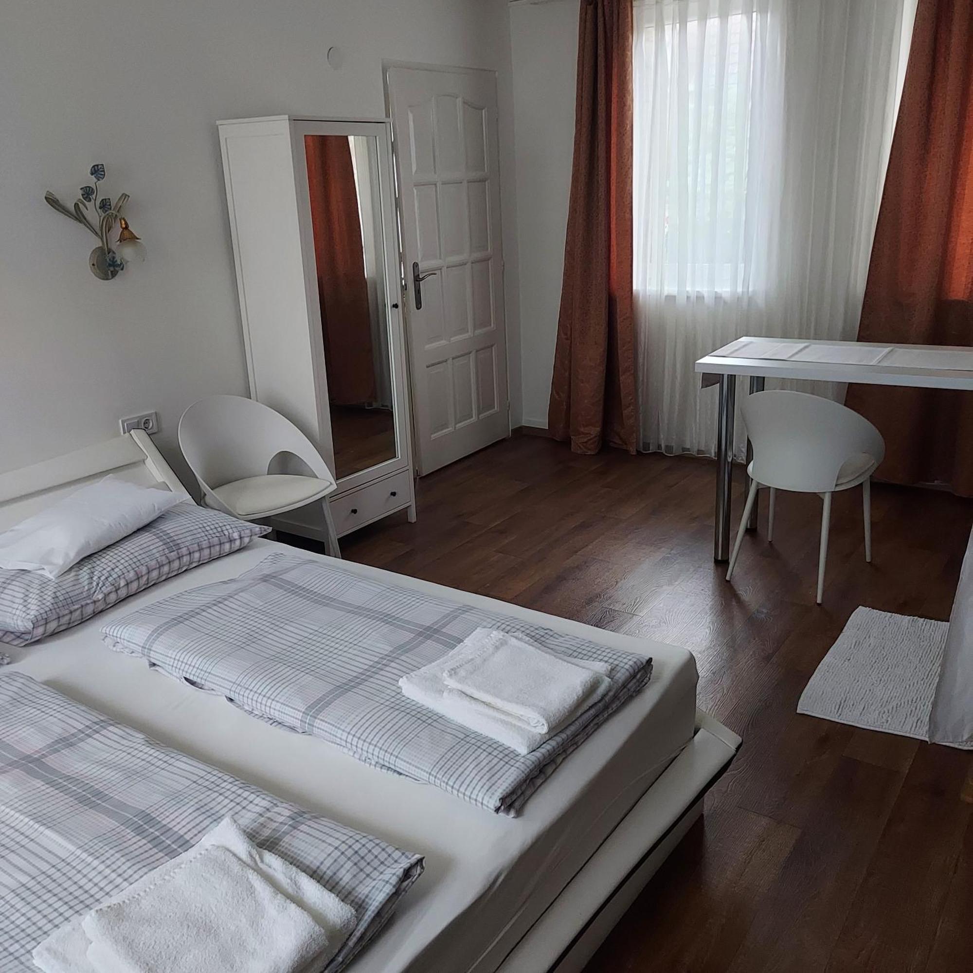 Petra Vendégház Szekszárd Esterno foto