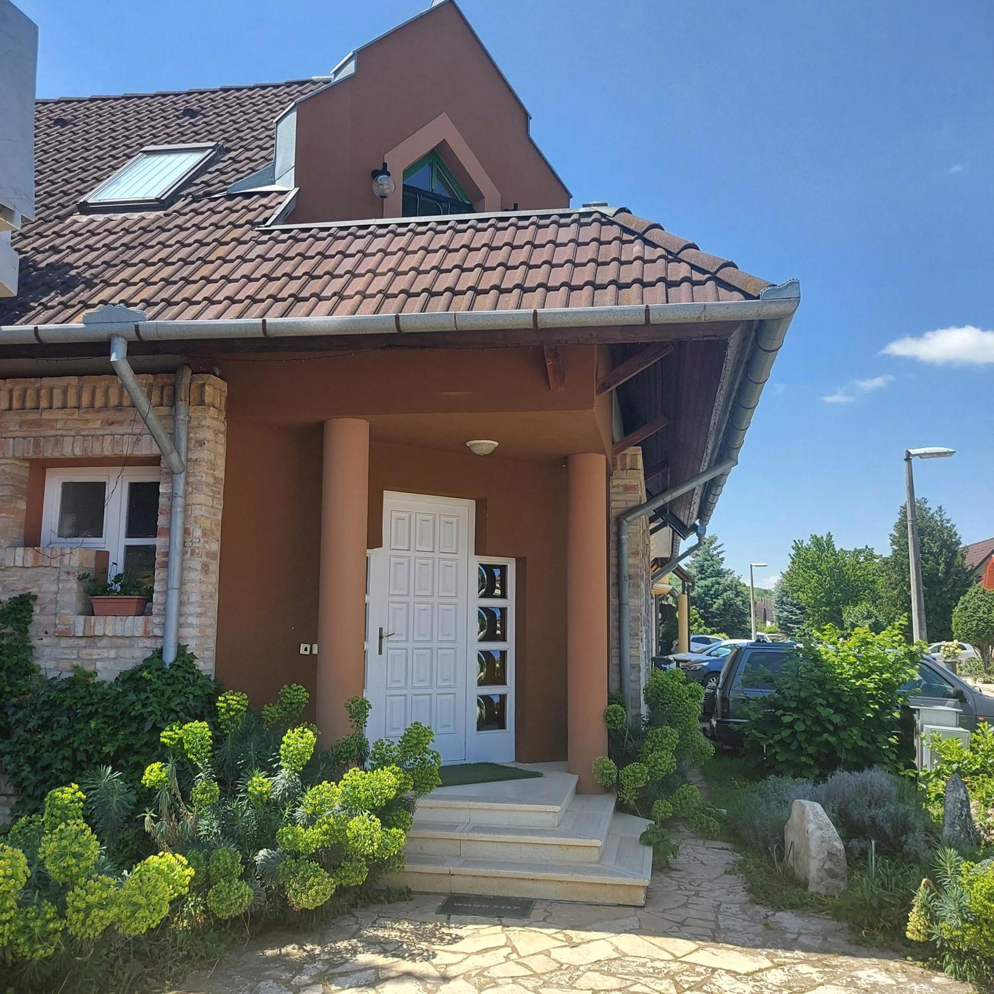Petra Vendégház Szekszárd Esterno foto